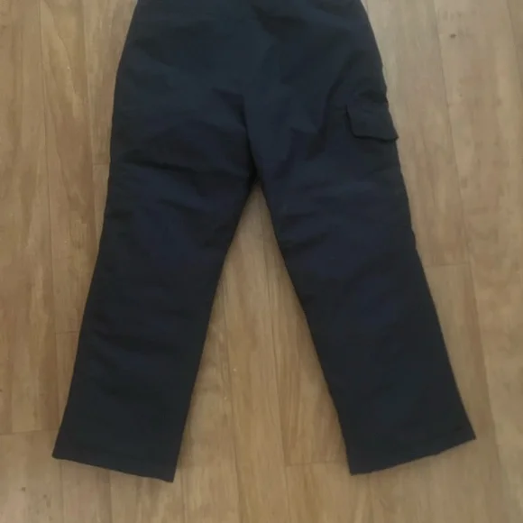 LIKE NEW NWOT BOYS VERTICAL 9 WIND RESISTANT SNOW & SKI BLACK PANTS SIZE SMALL - Picture 3 of 5